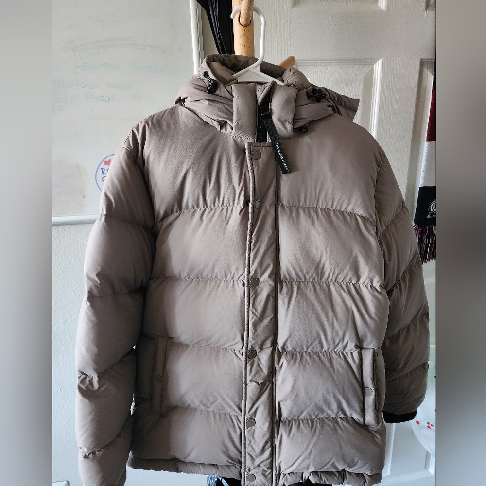 Aritzia TNA Superpuff Size Small Taupe